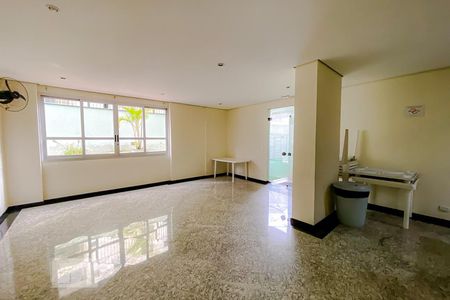 Apartamento à venda com 80m², 3 quartos e 2 vagasSalao de festa