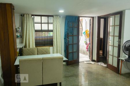 Casa à venda com 313m², 7 quartos e 2 vagas