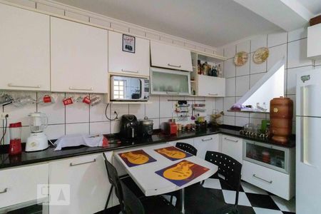 Casa para alugar com 230m², 3 quartos e 2 vagasCozinha