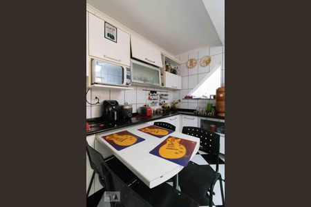 Casa para alugar com 230m², 3 quartos e 2 vagasCozinha