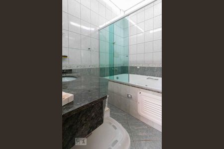 Casa para alugar com 230m², 3 quartos e 2 vagasBanheiro