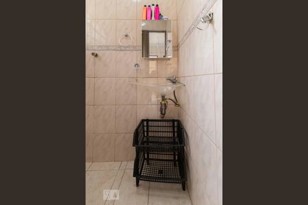 Casa para alugar com 230m², 3 quartos e 2 vagasBanheiro de Serviço