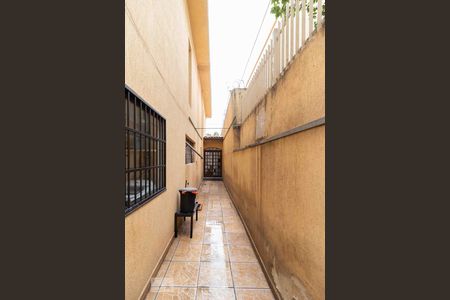 Casa para alugar com 230m², 3 quartos e 2 vagasÁrea Externa - Corredor