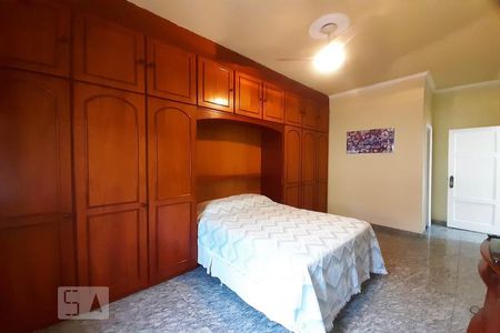 Casa à venda com 309m², 5 quartos e 4 vagasQuarto 2 - Suíte