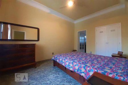 Casa à venda com 309m², 5 quartos e 4 vagasQuarto 4 - Suíte