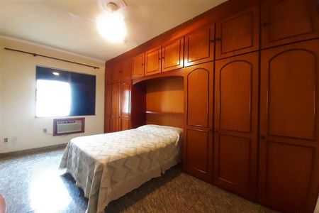 Casa à venda com 309m², 5 quartos e 4 vagasQuarto 2 - Suíte