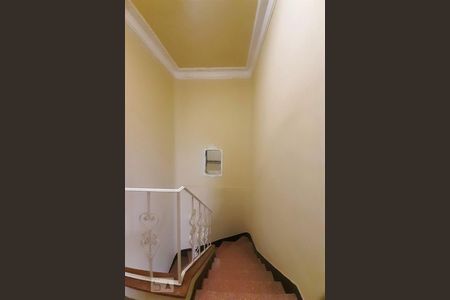 Casa à venda com 309m², 5 quartos e 4 vagasEscada