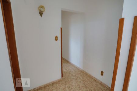 Corredor para banheiro e  quartos  de apartamento para alugar com 2 quartos, 100m² em Embaré, Santos