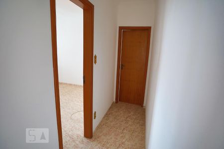 Corredor para os quartos de apartamento para alugar com 2 quartos, 100m² em Embaré, Santos