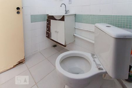 Apartamento para alugar com 48m², 2 quartos e 1 vaga Apartamento para alugar com 48m², 2 quartos e 1 vagaBanheiro