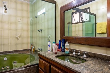 Apartamento para alugar com 185m², 4 quartos e 3 vagasBanheiro do Quarto 4