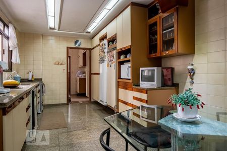 Apartamento para alugar com 185m², 4 quartos e 3 vagasCozinha