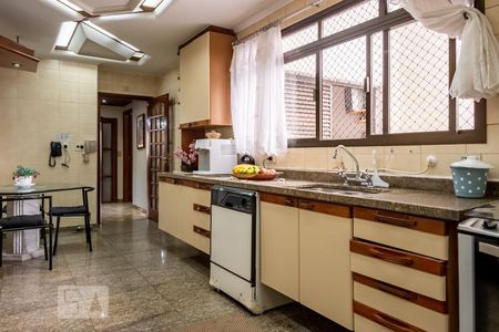 Apartamento para alugar com 185m², 4 quartos e 3 vagasCozinha