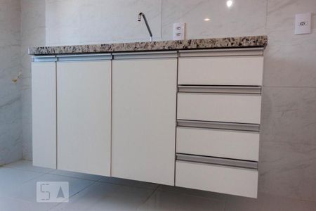 Apartamento para alugar com 43m², 2 quartos e 1 vagaCozinha - Armários