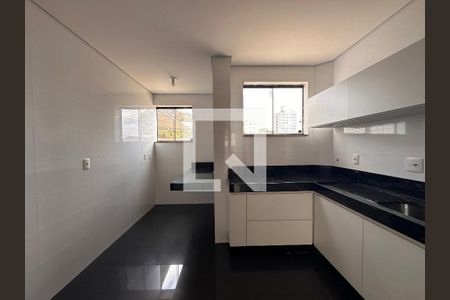 Apartamento à venda com 239m², 4 quartos e 3 vagasCozinha
