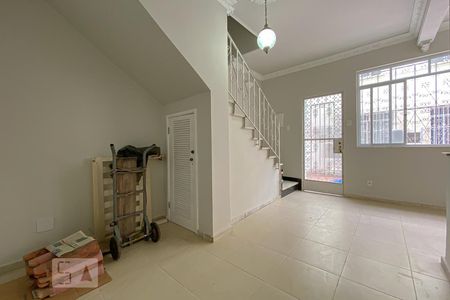 Sala de casa à venda com 3 quartos, 160m² em Bonsucesso, Rio de Janeiro