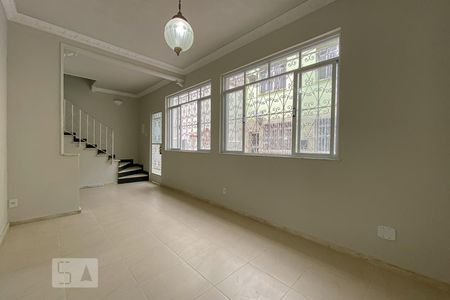 Sala de casa à venda com 3 quartos, 160m² em Bonsucesso, Rio de Janeiro