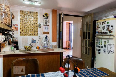 Casa à venda com 147m², 4 quartos e 2 vagas Casa à venda com 147m², 4 quartos e 2 vagasCozinha