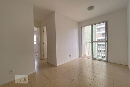 Sala de apartamento para alugar com 2 quartos, 45m² em Vicente de Carvalho, Rio de Janeiro