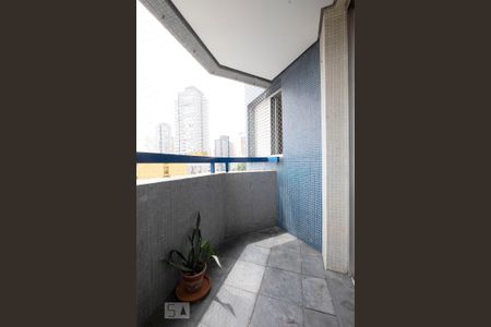 Apartamento para alugar com 72m², 2 quartos e 1 vaga Apartamento para alugar com 72m², 2 quartos e 1 vagaVaranda