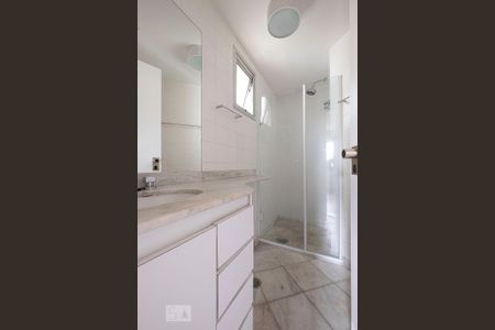 Apartamento para alugar com 72m², 2 quartos e 1 vaga Apartamento para alugar com 72m², 2 quartos e 1 vagaSuíte - Banheiro