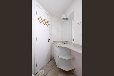 Apartamento para alugar com 72m², 2 quartos e 1 vaga Apartamento para alugar com 72m², 2 quartos e 1 vagaSuíte - Banheiro