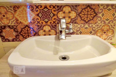 Casa à venda com 320m², 4 quartos e 4 vagasBanheiro - Torneira