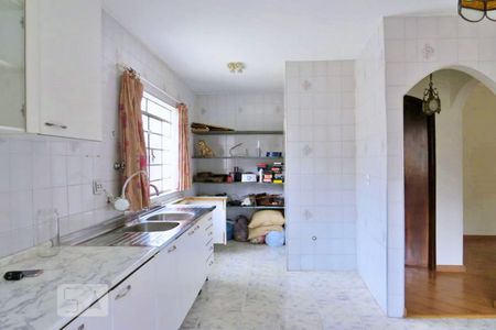 Casa à venda com 320m², 4 quartos e 4 vagasCozinha