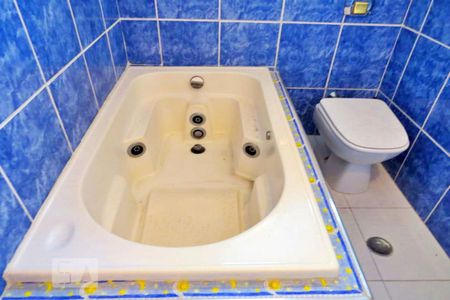 Casa à venda com 320m², 4 quartos e 4 vagasBanheira de Hidromassagem