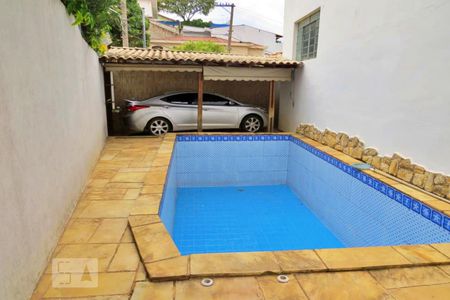 Casa à venda com 320m², 4 quartos e 4 vagasPiscina