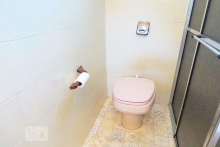 Casa à venda com 320m², 4 quartos e 4 vagasBanheiro da Suíte 1