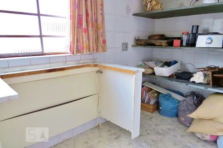 Casa à venda com 320m², 4 quartos e 4 vagasCozinha