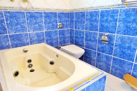 Casa à venda com 320m², 4 quartos e 4 vagasBanheira de Hidromassagem