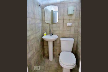 Casa à venda com 320m², 4 quartos e 4 vagasBanheiro de Serviço