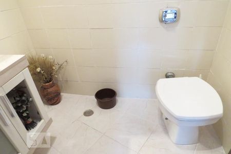 Casa à venda com 320m², 4 quartos e 4 vagasLavabo