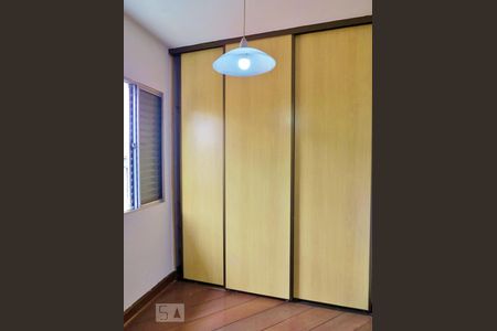 Casa à venda com 320m², 4 quartos e 4 vagasQuarto 2 - Suíte - Armários