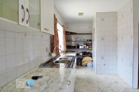 Casa à venda com 320m², 4 quartos e 4 vagasCozinha