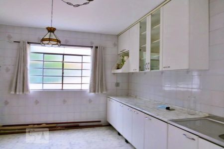 Casa à venda com 320m², 4 quartos e 4 vagasCozinha - Armários