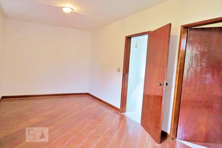 Casa à venda com 320m², 4 quartos e 4 vagasQuarto 1 - Suíte