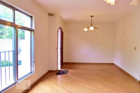 Sala de casa à venda com 4 quartos, 320m² em Vila Gustavo, São Paulo