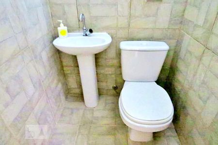 Casa à venda com 320m², 4 quartos e 4 vagasBanheiro de Serviço