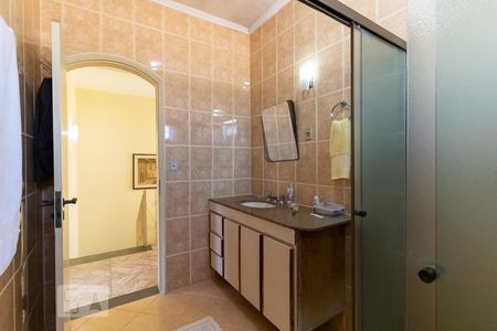 Casa à venda com 225m², 4 quartos e 2 vagasBanheiro