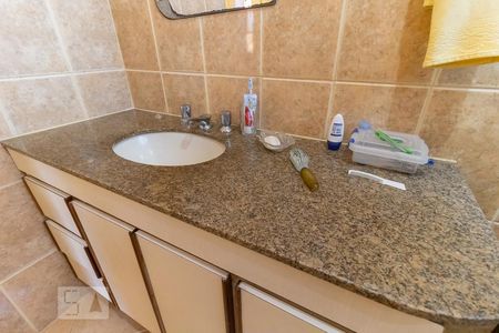 Casa à venda com 225m², 4 quartos e 2 vagasBanheiro