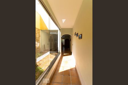 Casa à venda com 225m², 4 quartos e 2 vagasCorredor