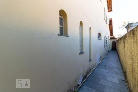 Casa à venda com 225m², 4 quartos e 2 vagasCorredor Externo