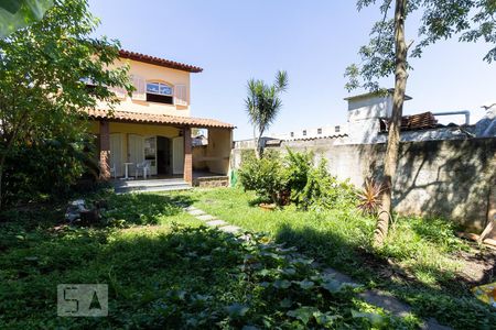 Casa à venda com 225m², 4 quartos e 2 vagasÁrea Externa