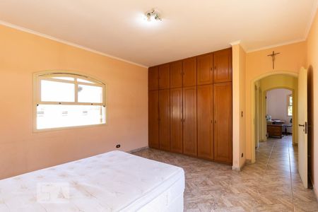 Casa à venda com 225m², 4 quartos e 2 vagasQuarto 2