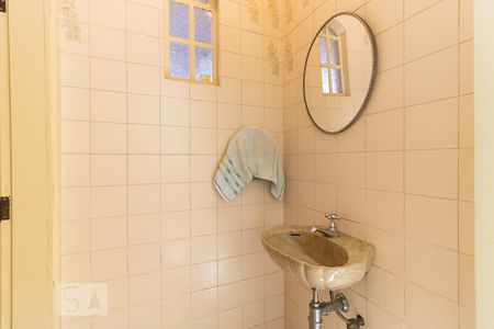 Casa à venda com 225m², 4 quartos e 2 vagasLavabo