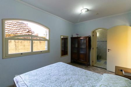 Casa à venda com 225m², 4 quartos e 2 vagasSuíte