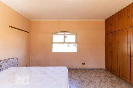 Casa à venda com 225m², 4 quartos e 2 vagasQuarto 2